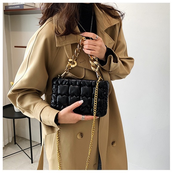 NWOT Stunning 2pcs Set/Black Big Brimmed Fedora Hat /Chain Purse - Picture 3 of 9